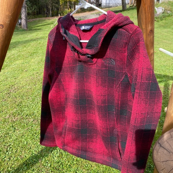 The North Face crescent hooded pullover - Picture 1 of 1